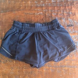 Size 0 Lululemon Hotty Hot Shorts 2.5in
